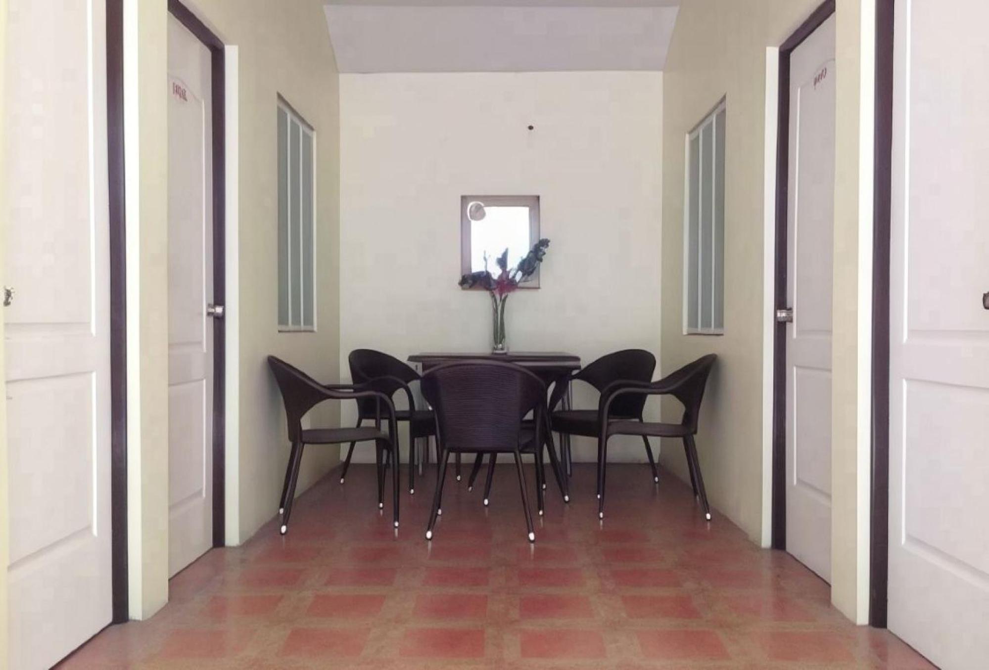 RedDoorz near Walking Street Angeles City Exterior foto